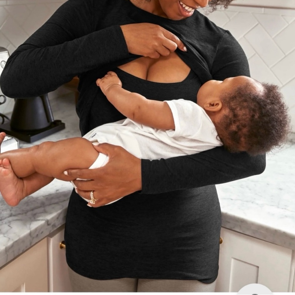 Beyond the Bump by Beyond Yoga NWT Featherweight Nursing Overlap Tee